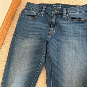 Travel jeans from banana republic size 31x33 slim fit